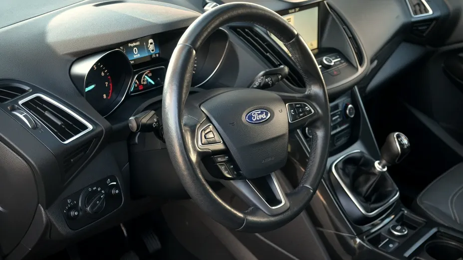FORD Kuga -