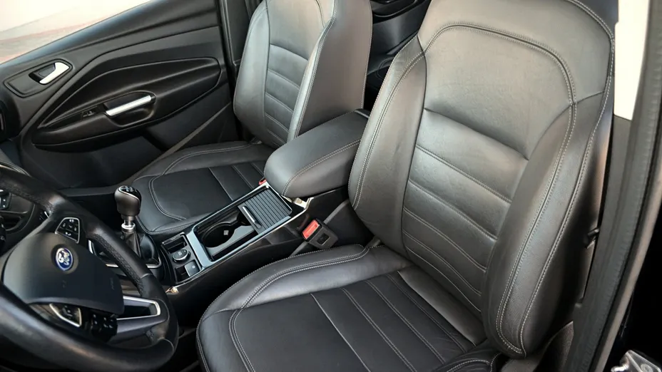 FORD Kuga -