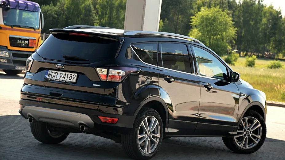 FORD Kuga -
