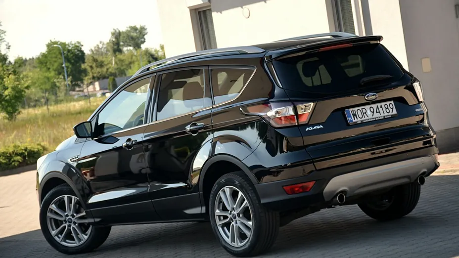 FORD Kuga -