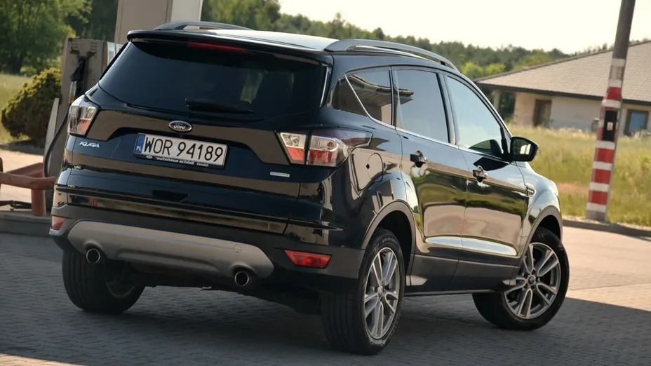 FORD Kuga -