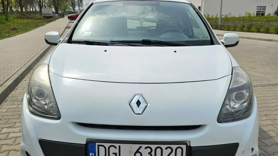 RENAULT Clio -