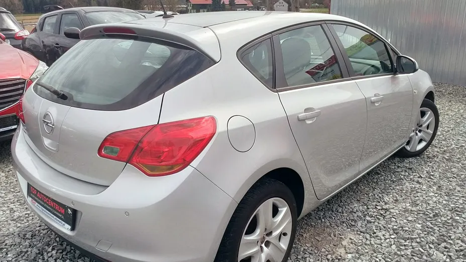 OPEL Astra -