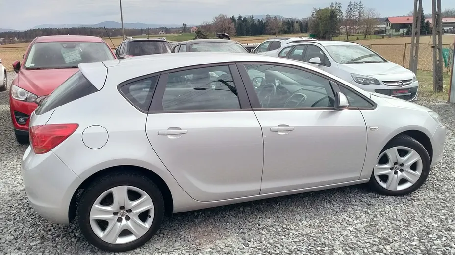 OPEL Astra -