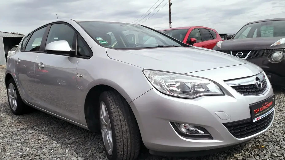 OPEL Astra -