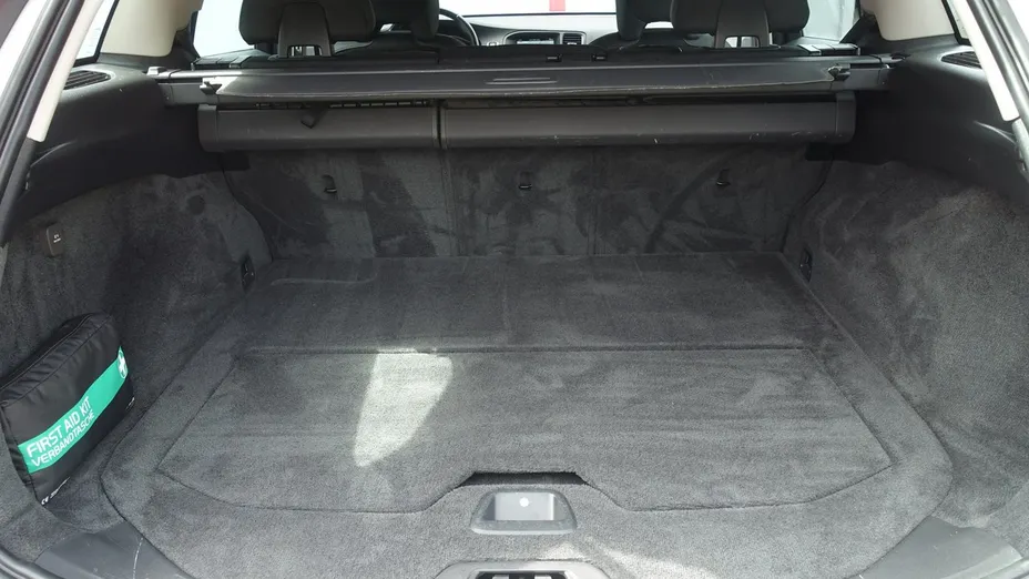 VOLVO V60 -