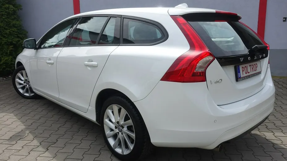 VOLVO V60 -