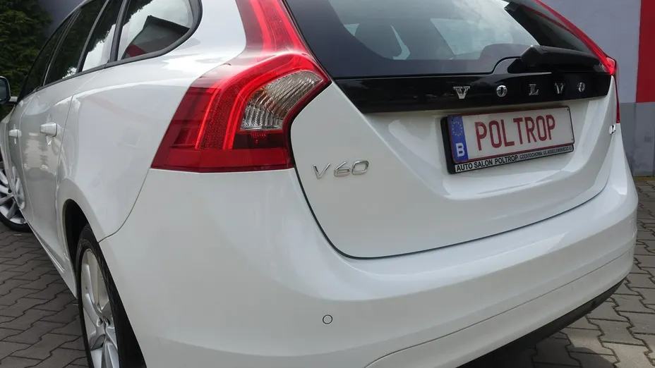 VOLVO V60 -
