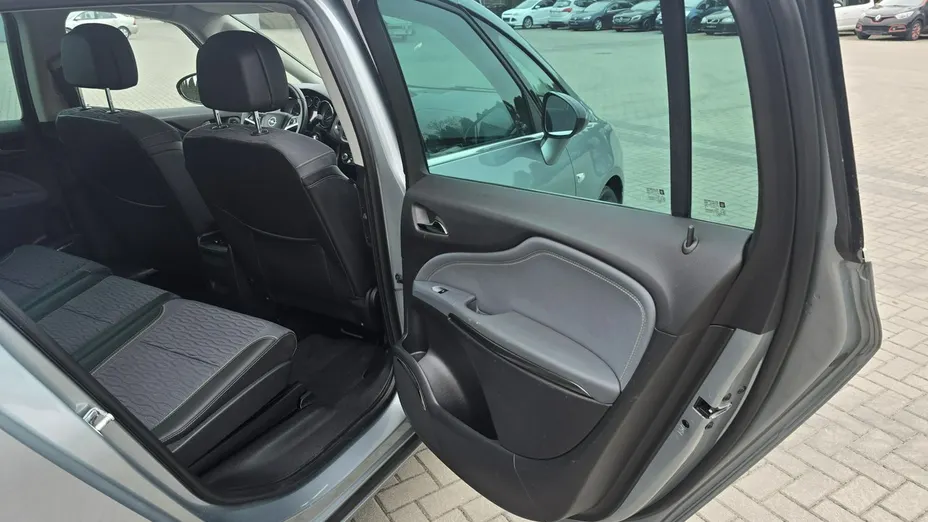 OPEL Zafira -