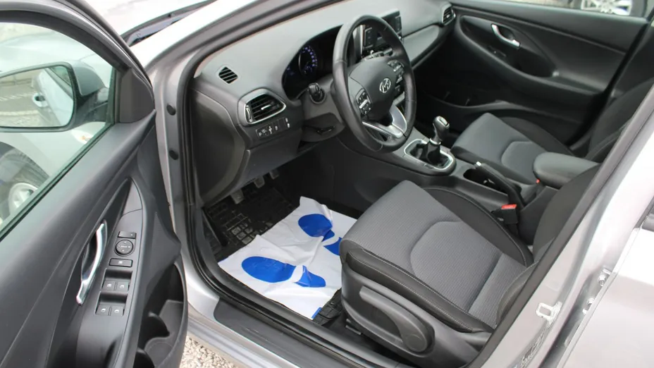HYUNDAI i30 -