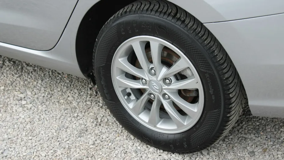 HYUNDAI i30 -