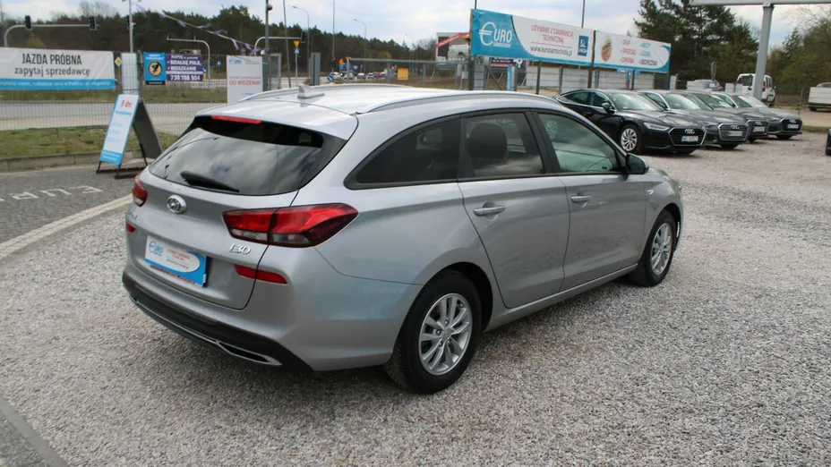 HYUNDAI i30 -