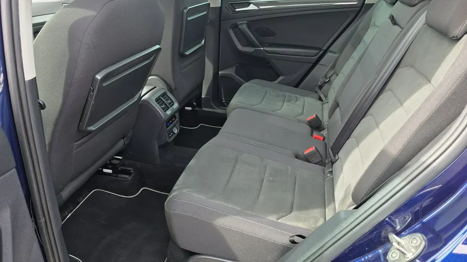 VOLKSWAGEN Tiguan -