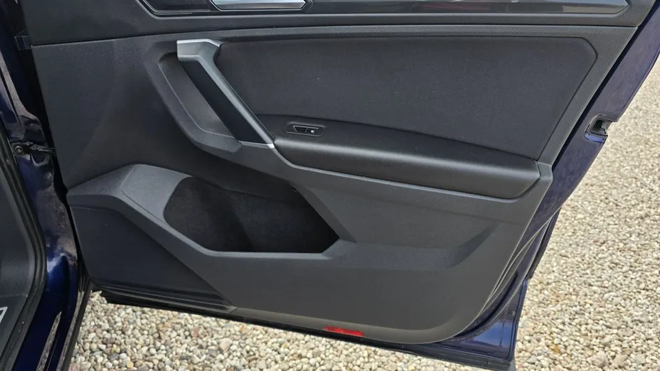 VOLKSWAGEN Tiguan -