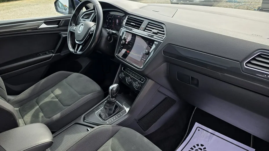 VOLKSWAGEN Tiguan -