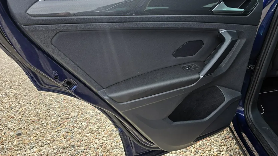 VOLKSWAGEN Tiguan -