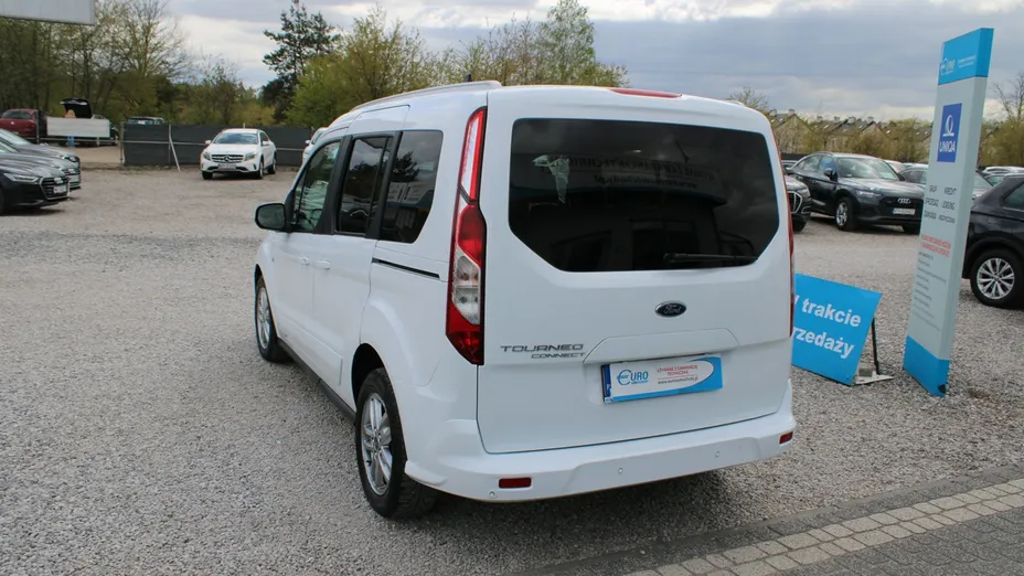 FORD Tourneo Connect -
