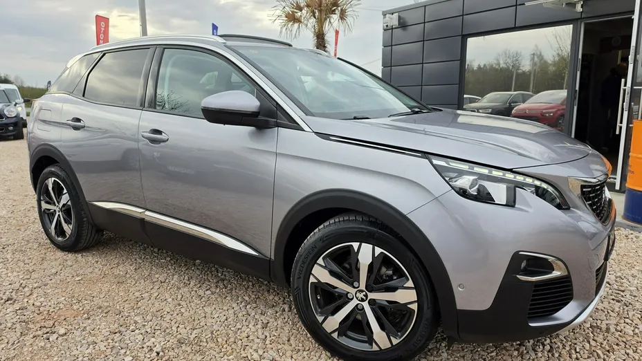 PEUGEOT 3008 -