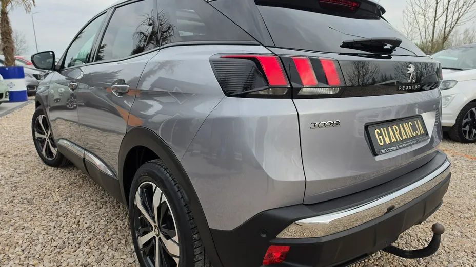PEUGEOT 3008 -