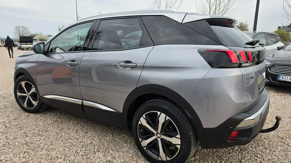 PEUGEOT 3008 -