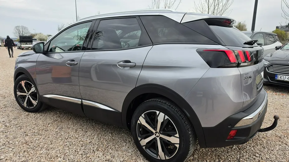 PEUGEOT 3008 -