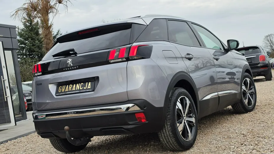 PEUGEOT 3008 -