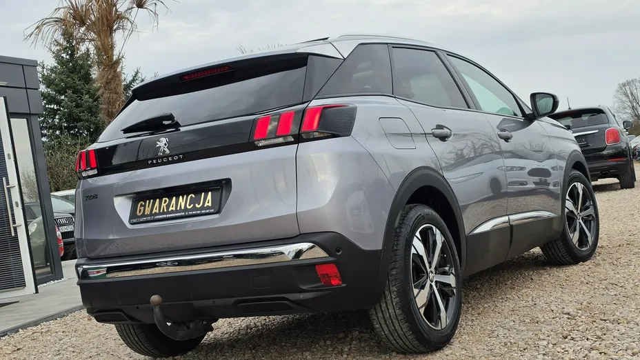 PEUGEOT 3008 -