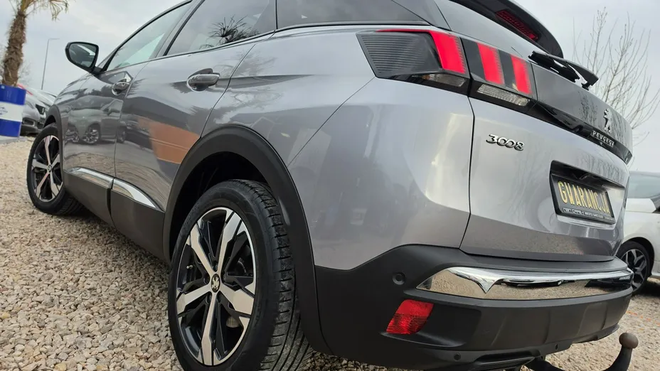PEUGEOT 3008 -