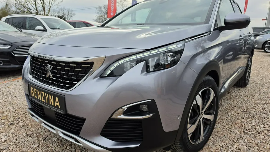 PEUGEOT 3008 -