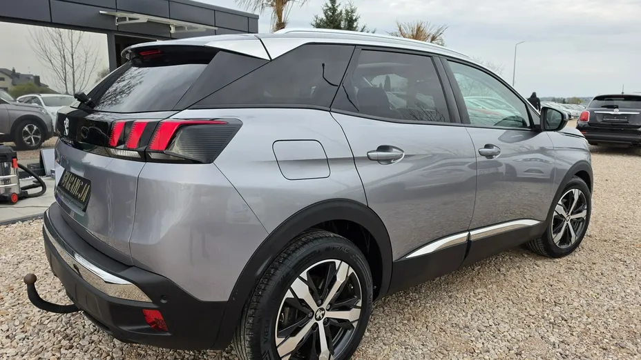 PEUGEOT 3008 -