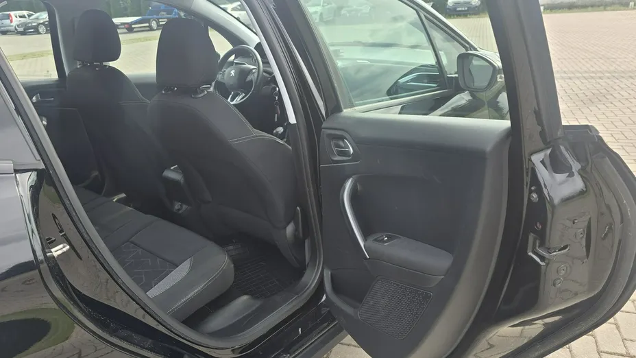 PEUGEOT 2008 -