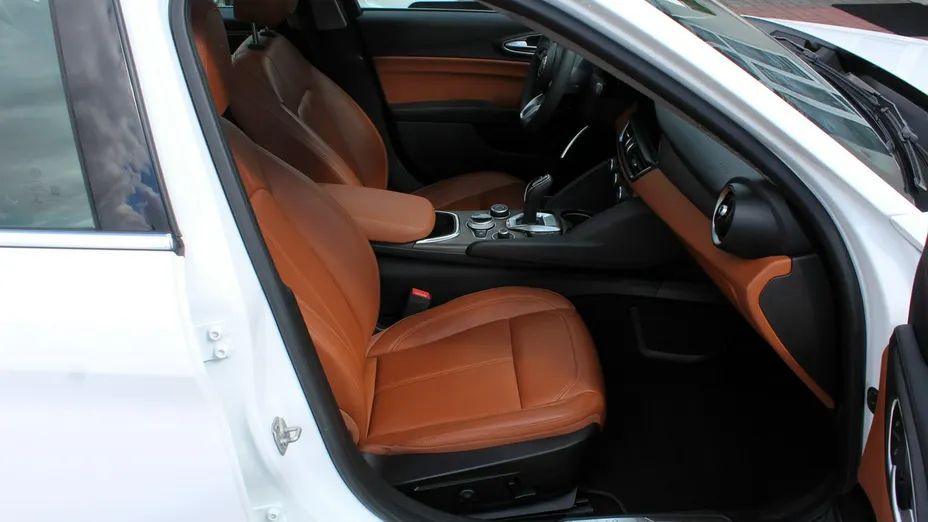 ALFA ROMEO Giulia -