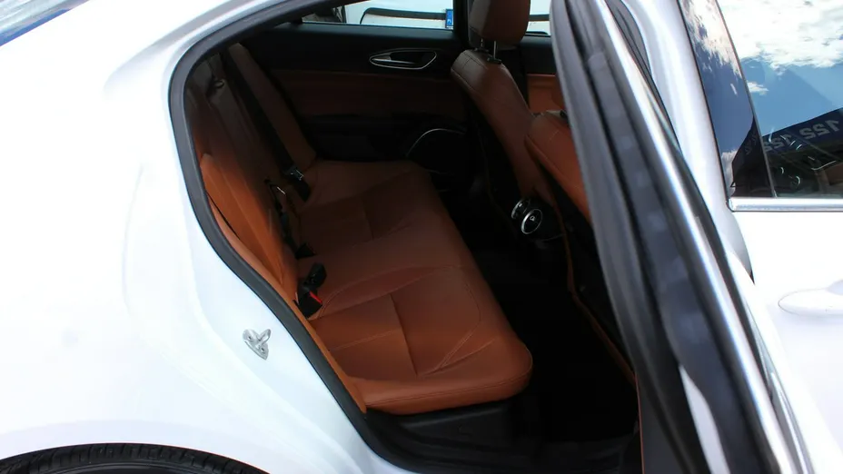 ALFA ROMEO Giulia -