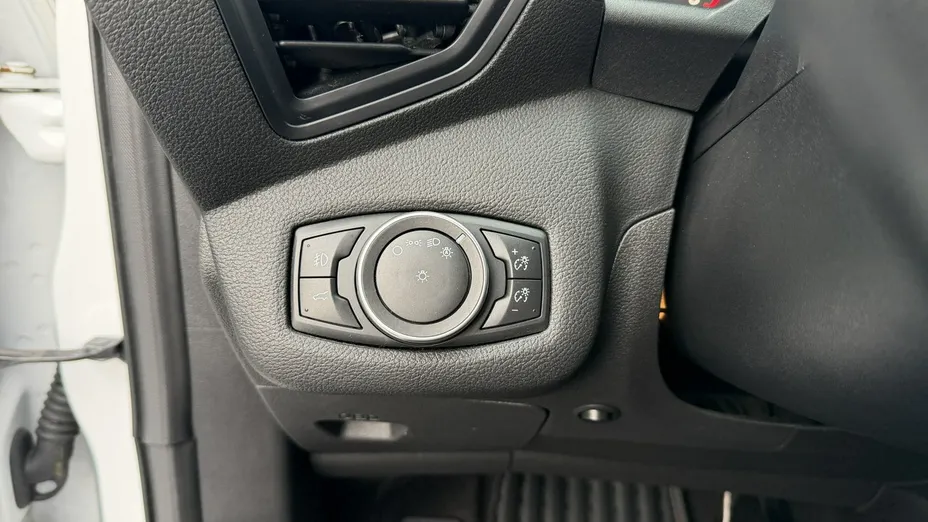 FORD Escape -