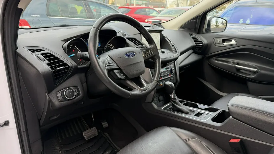 FORD Escape -
