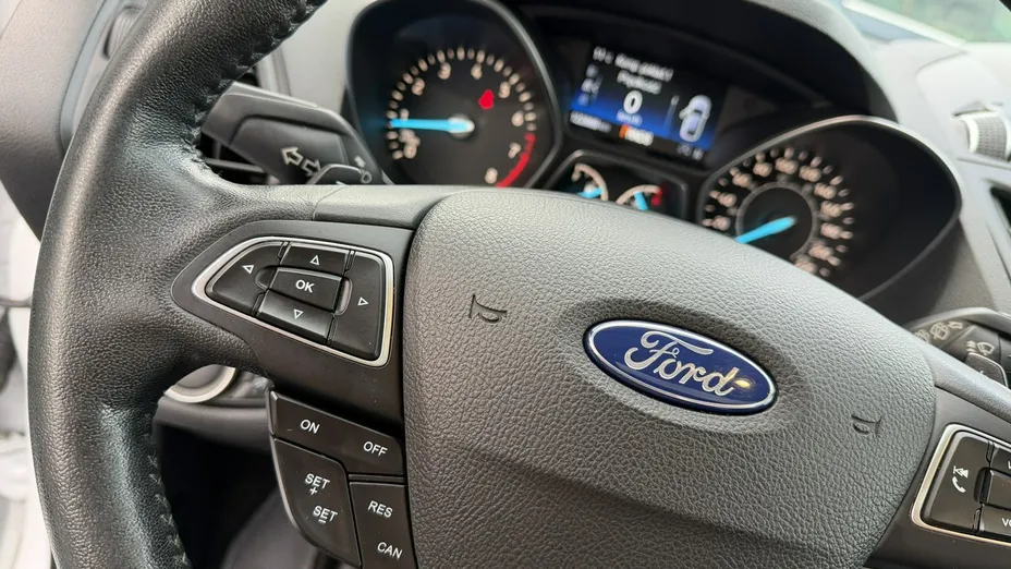 FORD Escape -