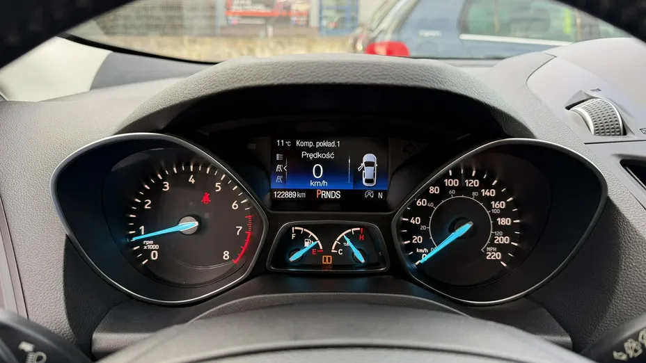 FORD Escape -
