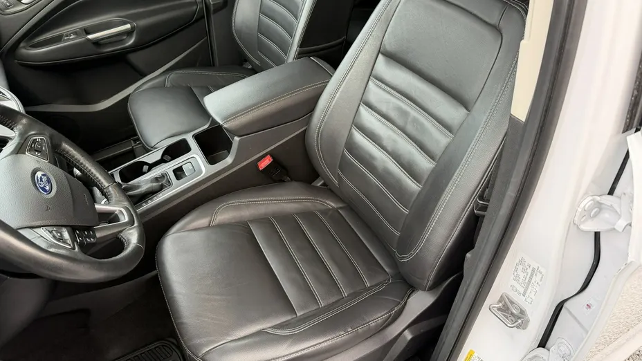 FORD Escape -