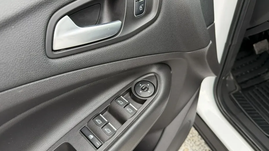 FORD Escape -