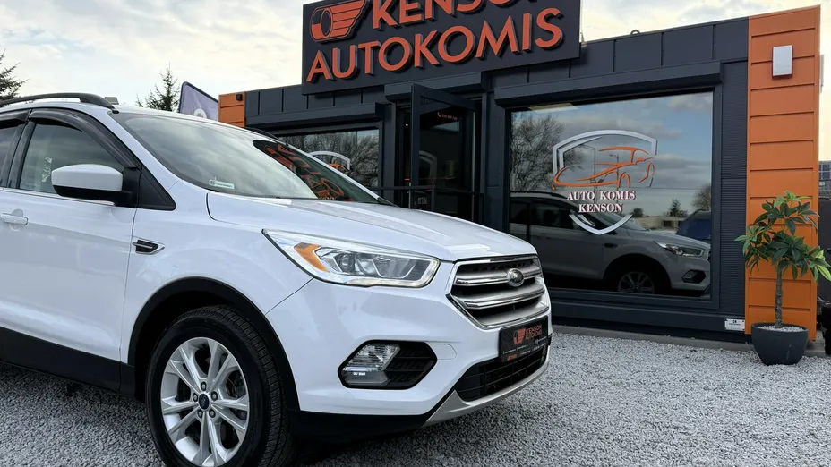 FORD Escape -