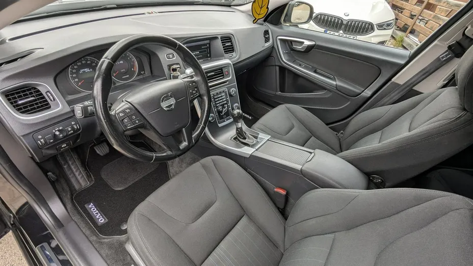 VOLVO S60 -