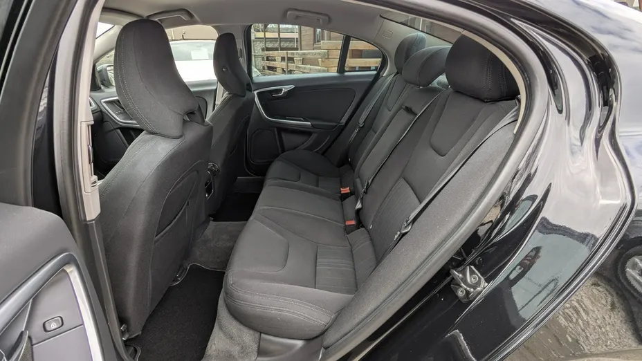 VOLVO S60 -