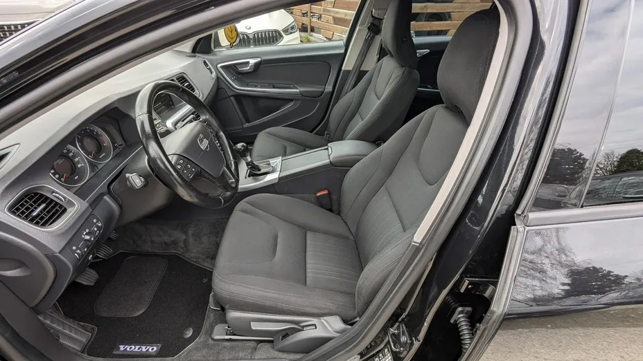 VOLVO S60 -