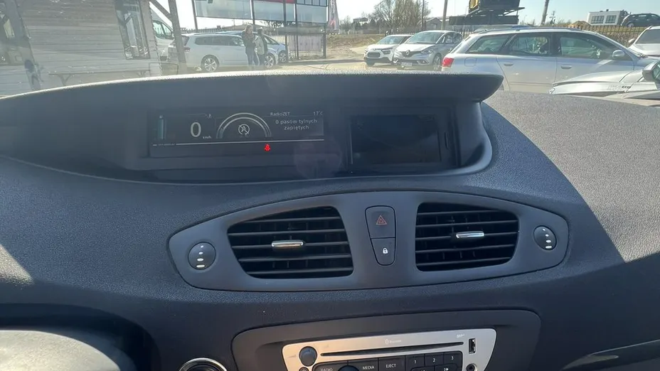 RENAULT Scenic -