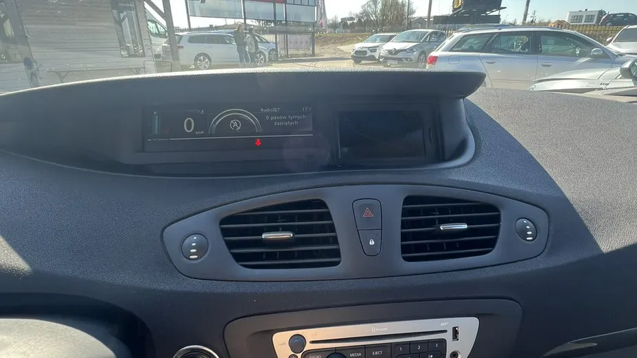RENAULT Scenic -