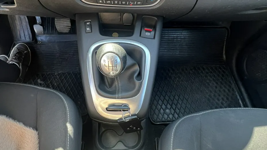 RENAULT Scenic -