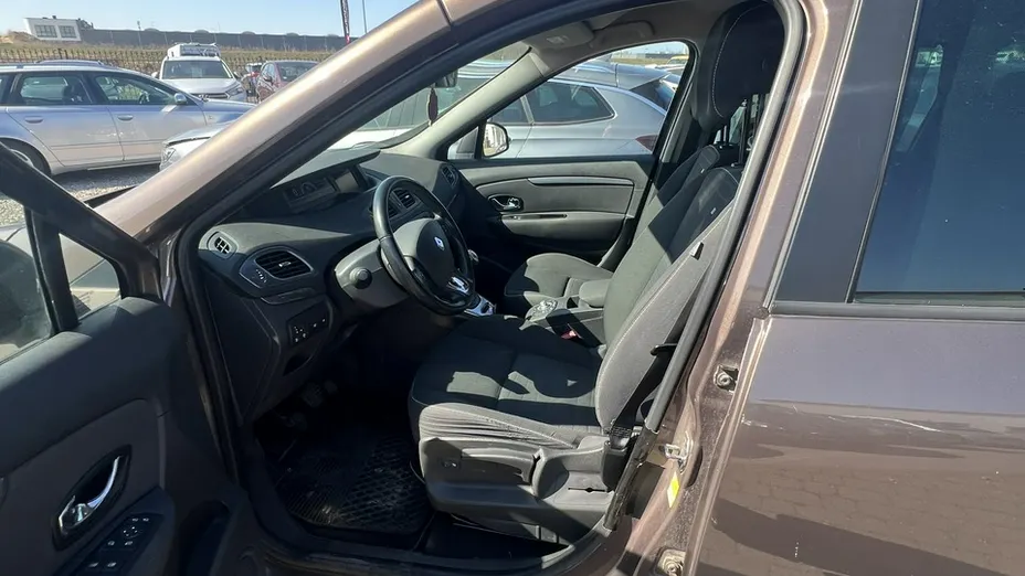 RENAULT Scenic -