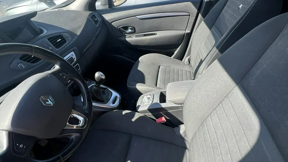 RENAULT Scenic -