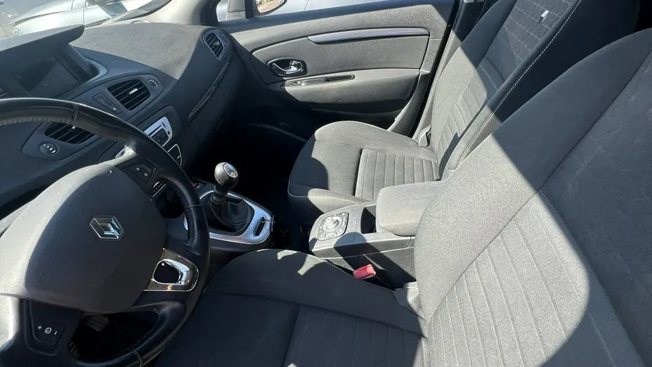 RENAULT Scenic -