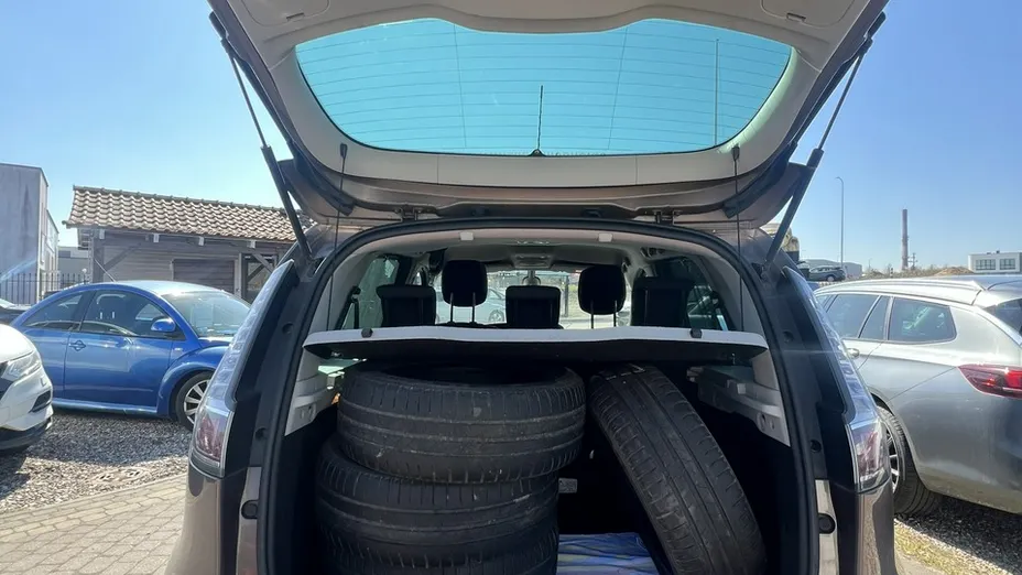 RENAULT Scenic -